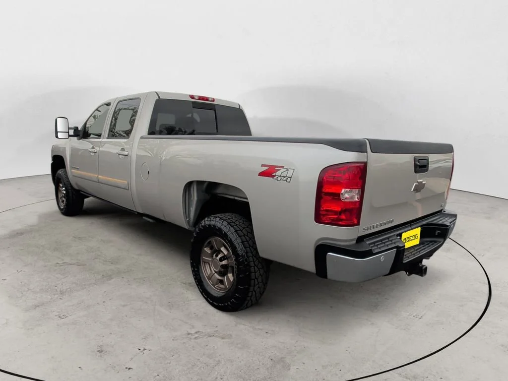 Used 2007 Silver Birch Metallic Chevrolet SRW LTZ image 3