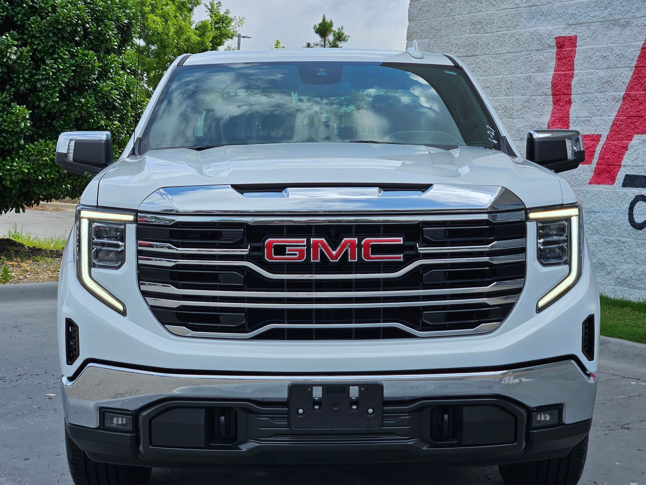 Used 2023 GMC Sierra 1500 SLT with VIN 3GTUUDED5PG163001 for sale in Little Rock