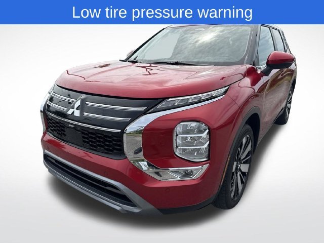 Used 2025  Mitsubishi SE image 9