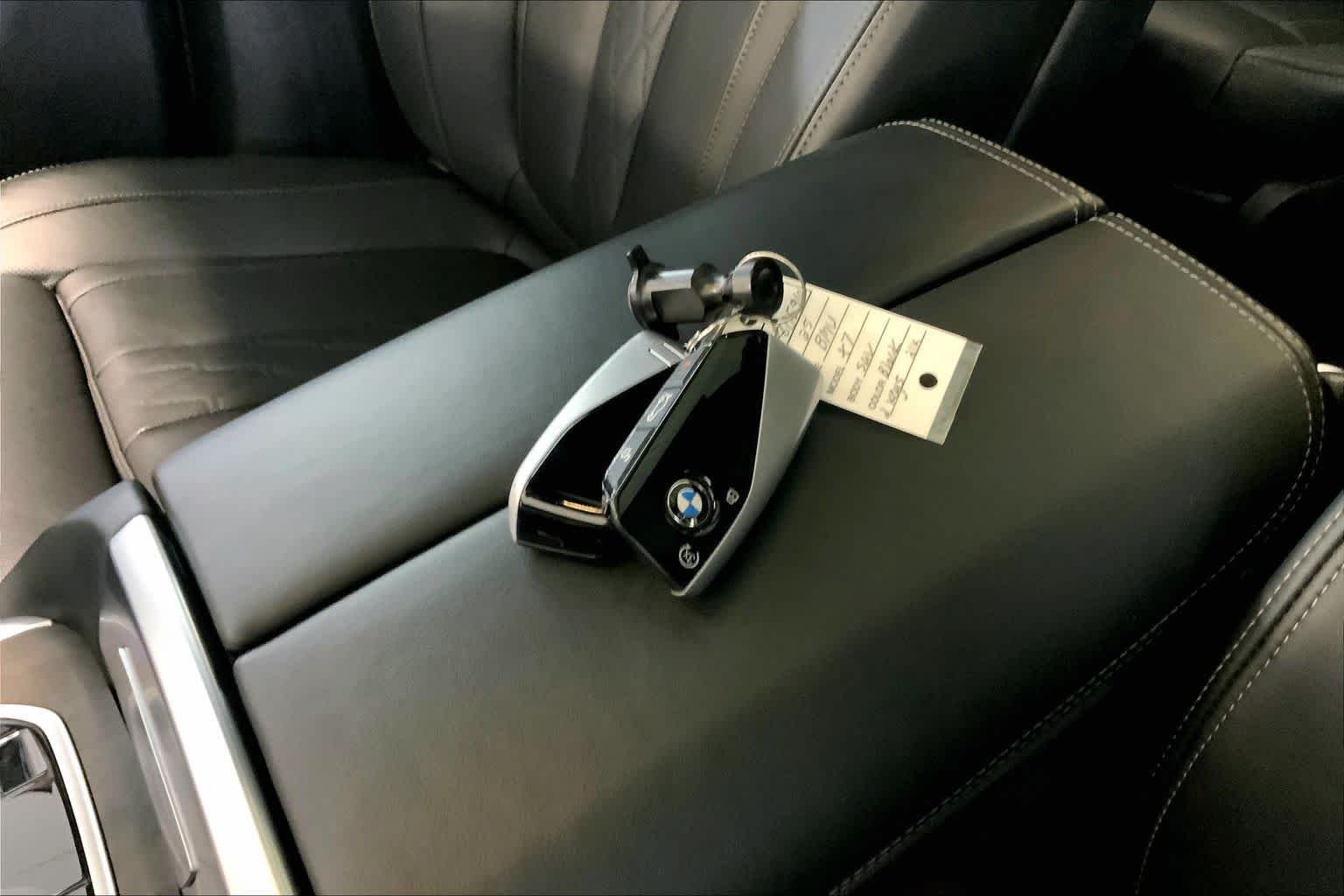 Used 2025 Black Sapphire Metallic BMW xDrive40i image 14