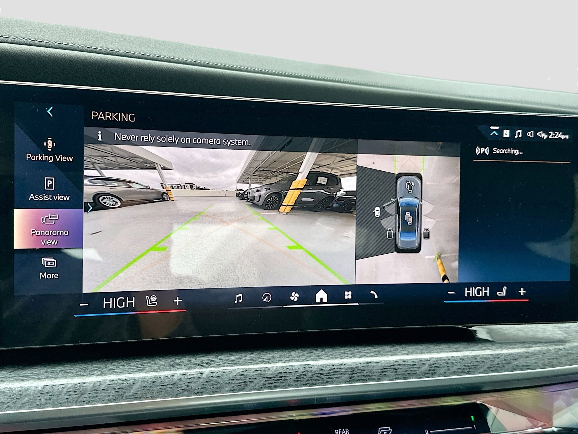 2025 BMW i7 50 - Photo 14