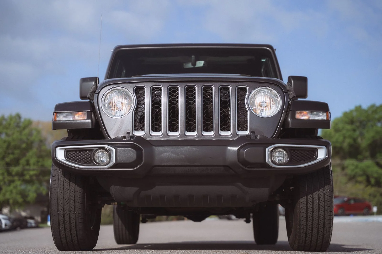 Used 2022 Gray Jeep Overland image 2