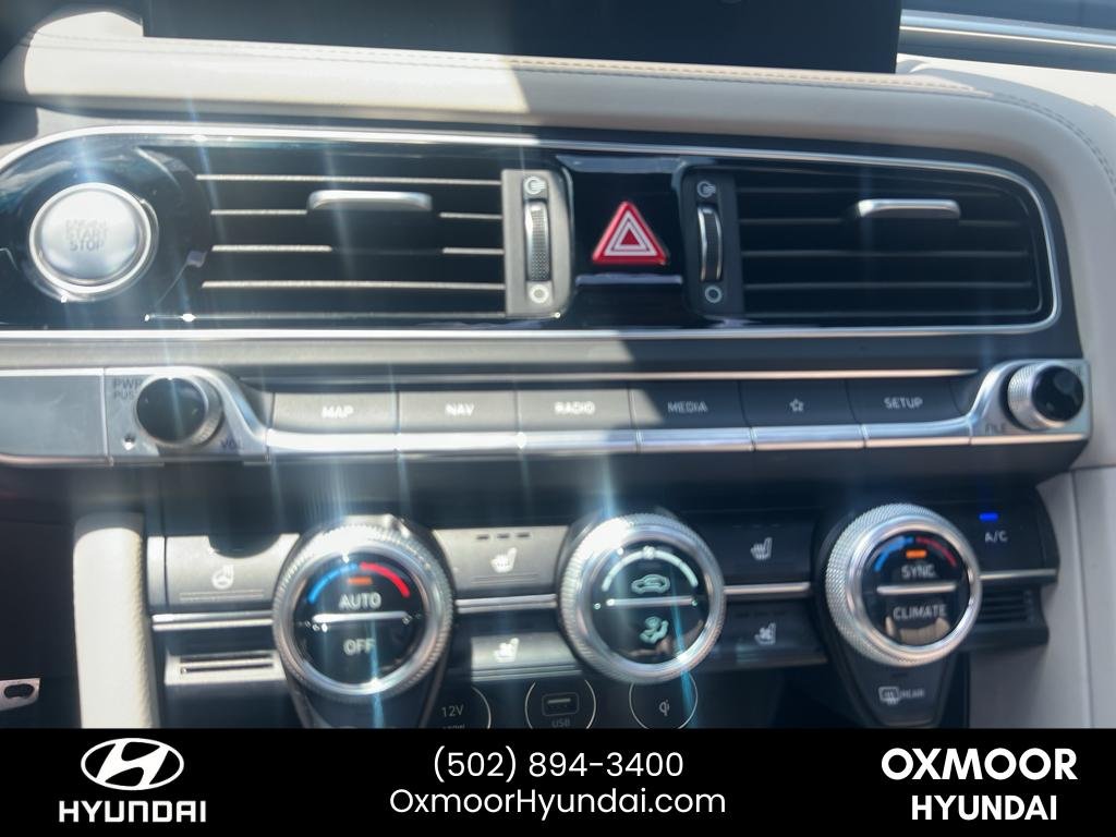 Used 2023 Makalu Gray Genesis 2.0T image 9