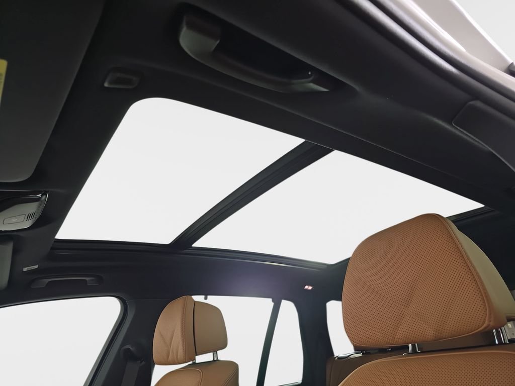 New 2026 Mineral White Metallic BMW xDrive40i image 30