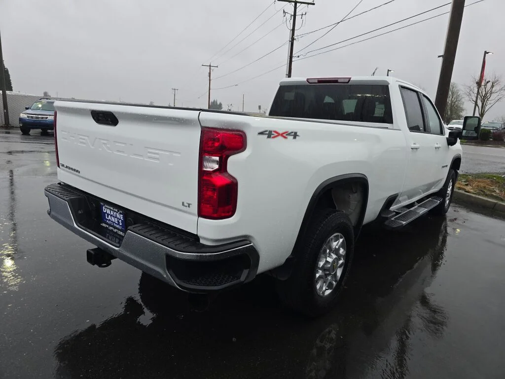 Used 2024 Summit White Chevrolet LT image 5