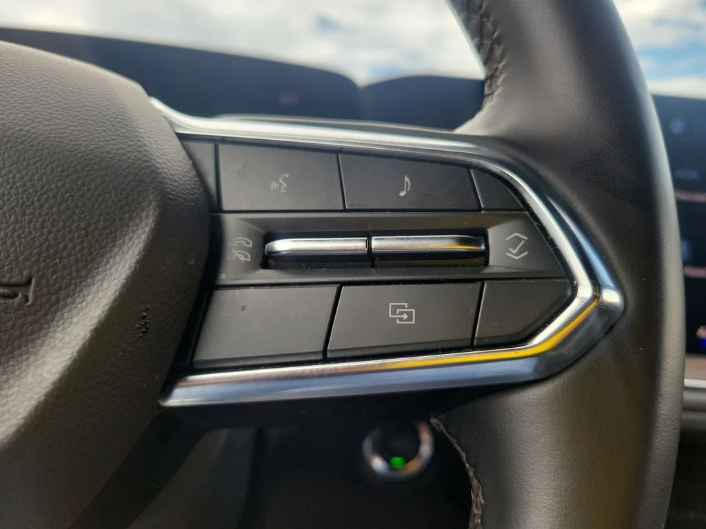 Used 2025 Black Chevrolet LT image 33