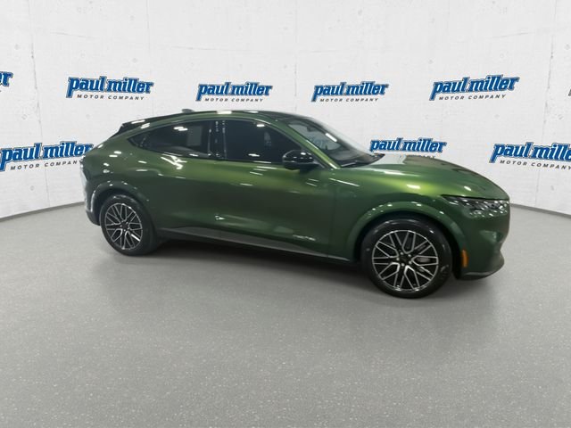 New 2026 Green Ford Premium image 13