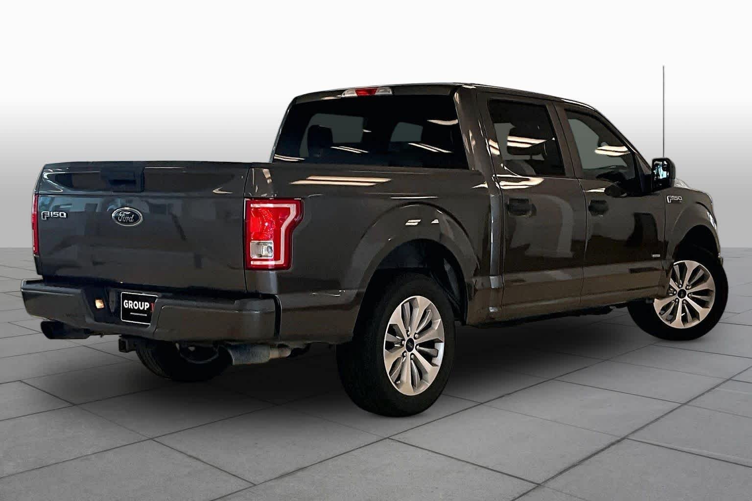 Used 2017 Magnetic Metallic Ford XL image 11