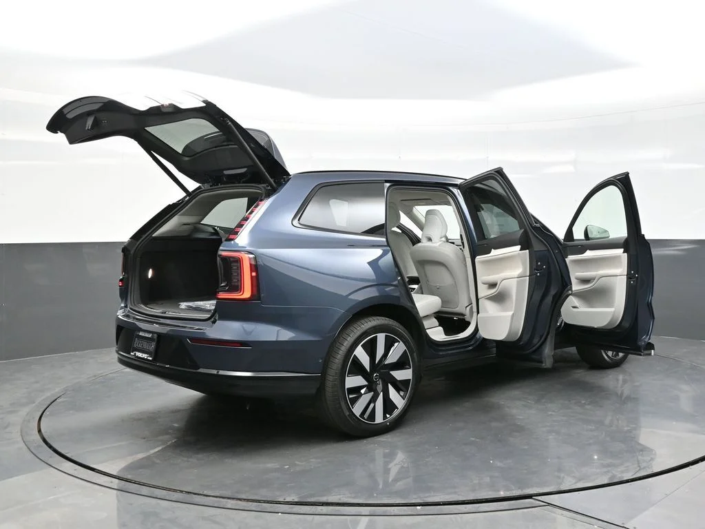 New 2025 Denim Blue Volvo Ultra image 30