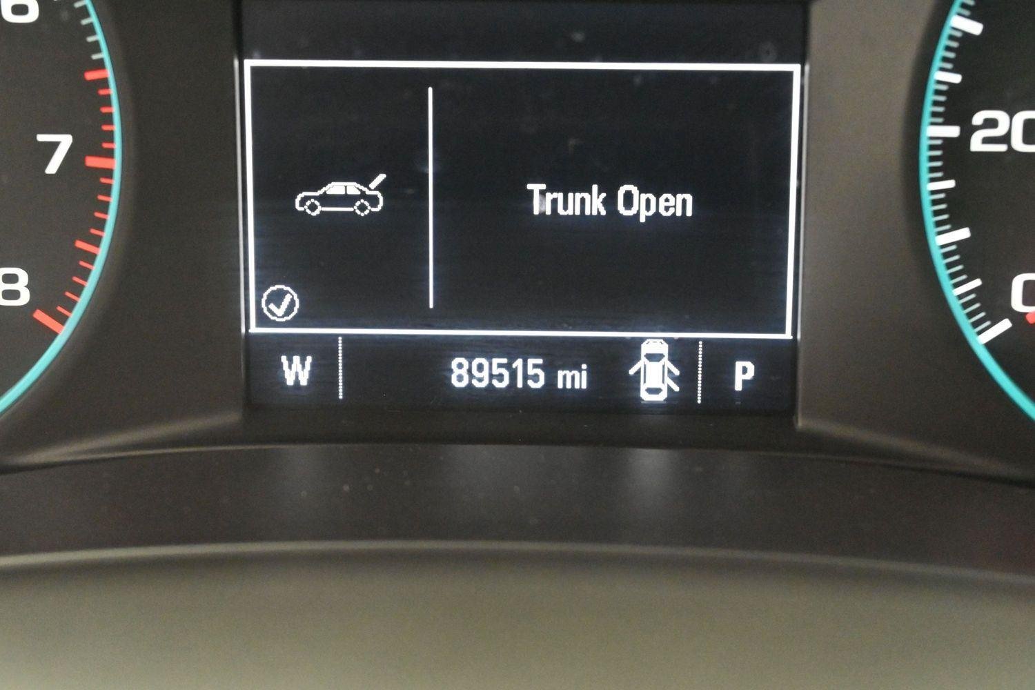 Used 2021 SILVER ICE METALLIC Chevrolet LT image 20