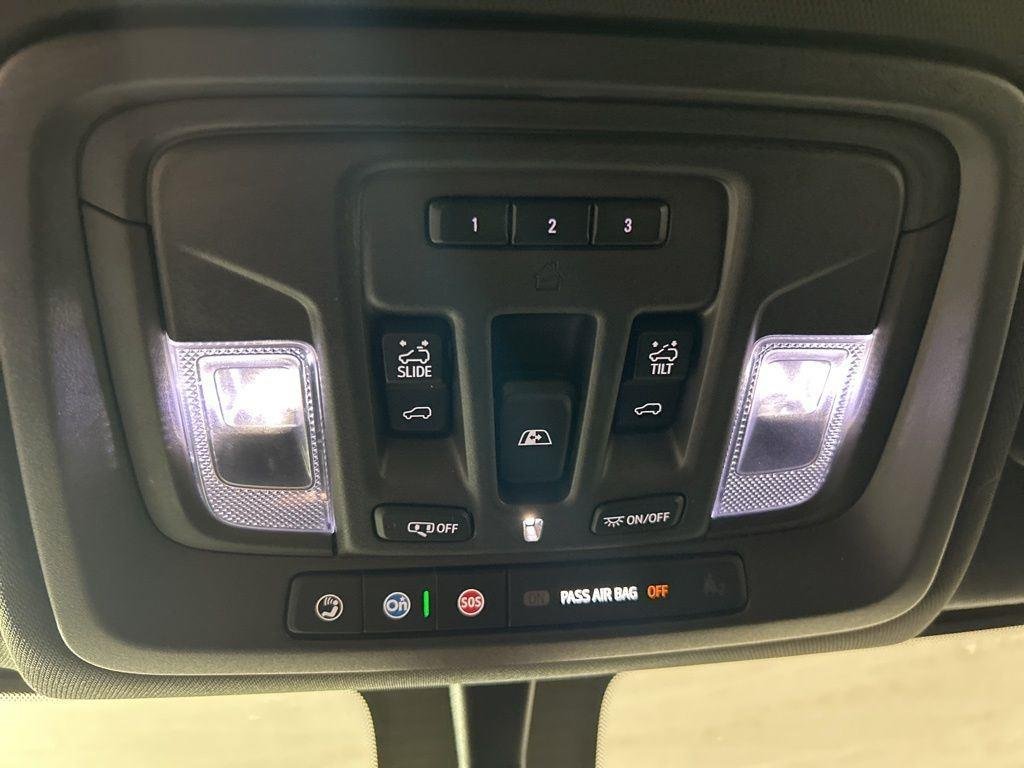 Used 2022 Greenstone Metallic Chevrolet High Country image 34
