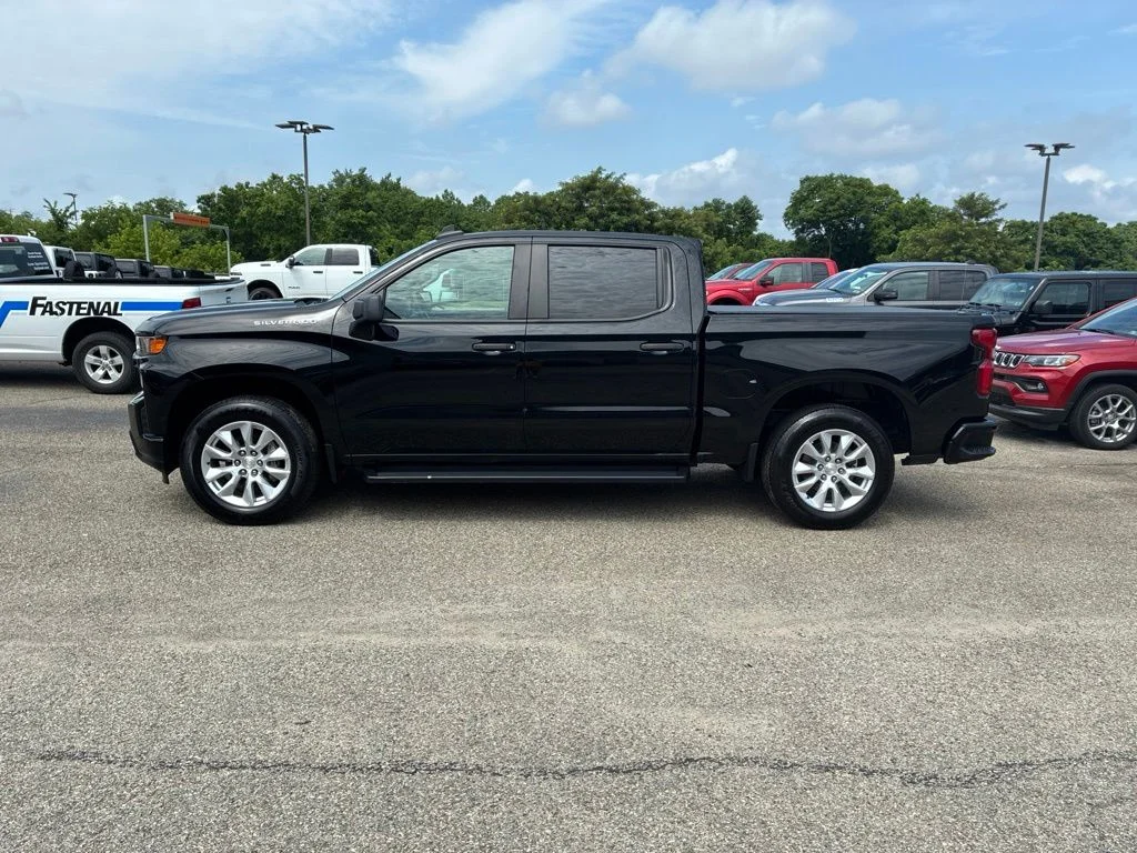Used 2022 Black Chevrolet Custom image 2
