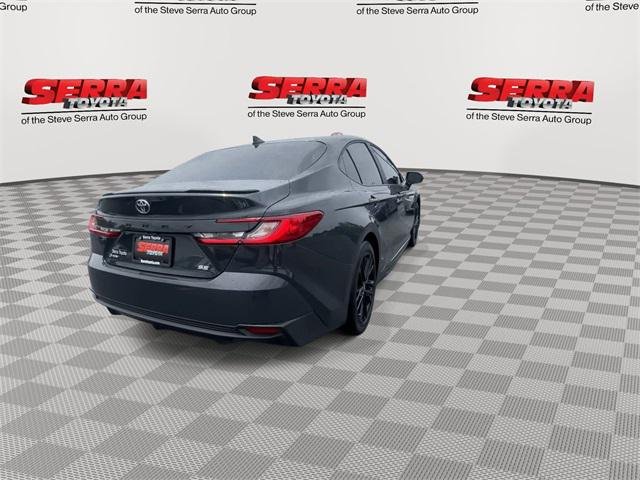 2025 Toyota Camry SE - Photo 9