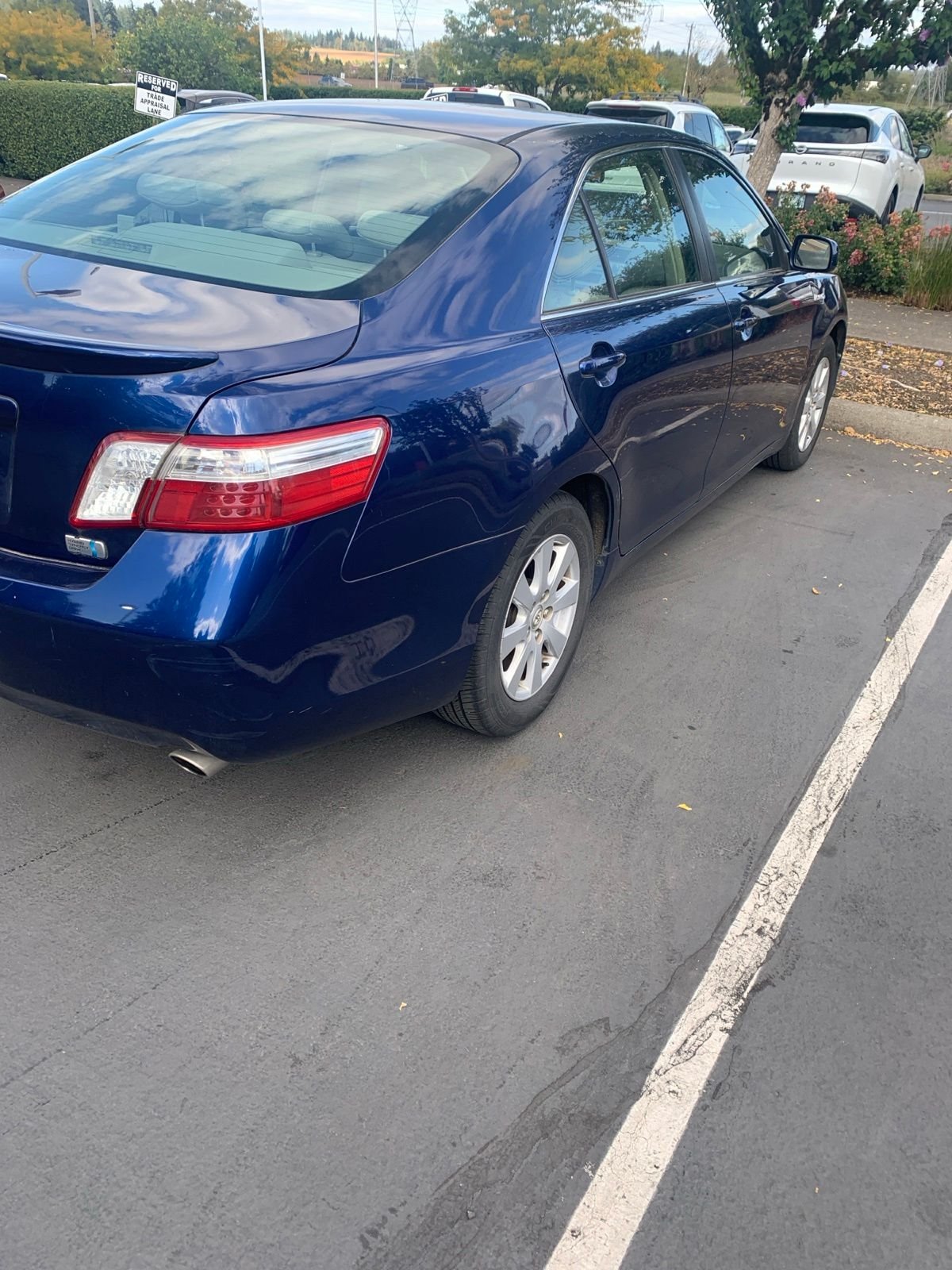 Used 2009 Blue Ribbon Metallic Toyota Base image 3