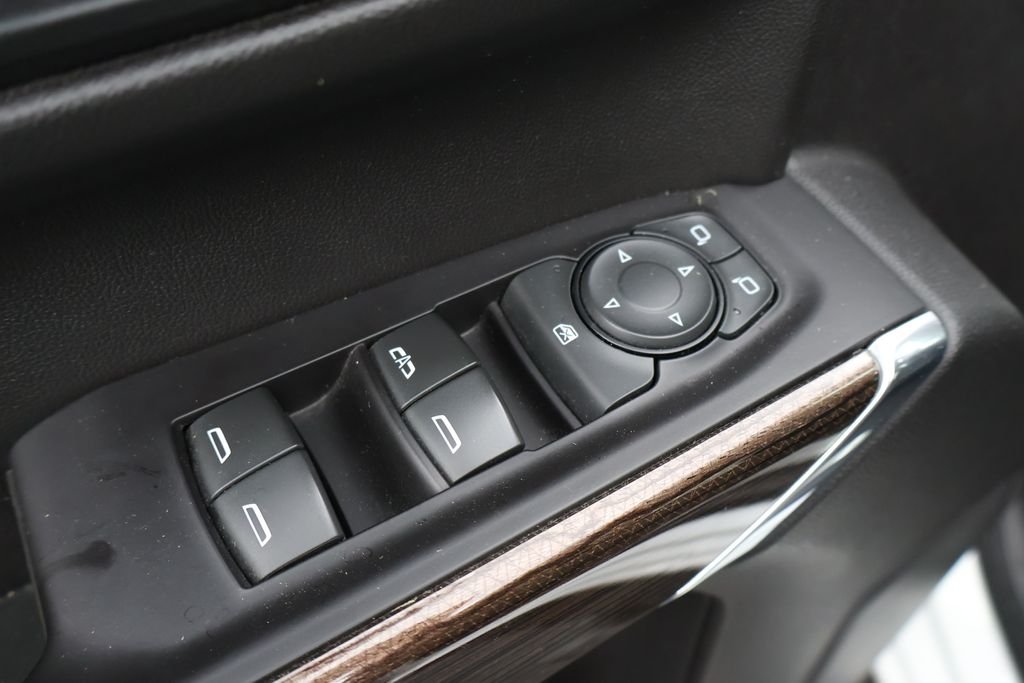 Used 2019 SUMMIT WHITE Chevrolet RST image 15