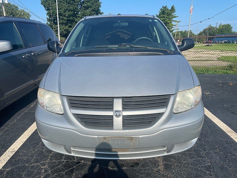 Used 2007 Dodge Grand Caravan SE with VIN 1D4GP24R47B152721 for sale in Clinton, IL