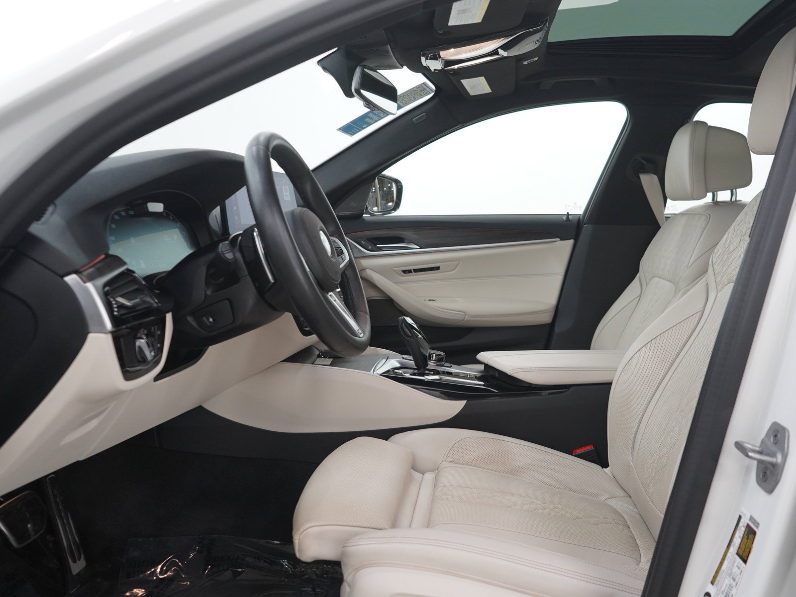Used 2021 Alpine White BMW 540i xDrive image 23