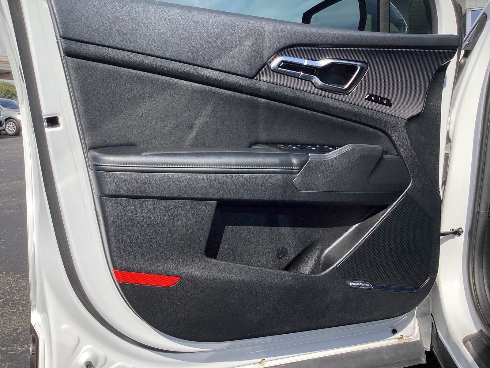 Used 2023 White Kia SX image 34