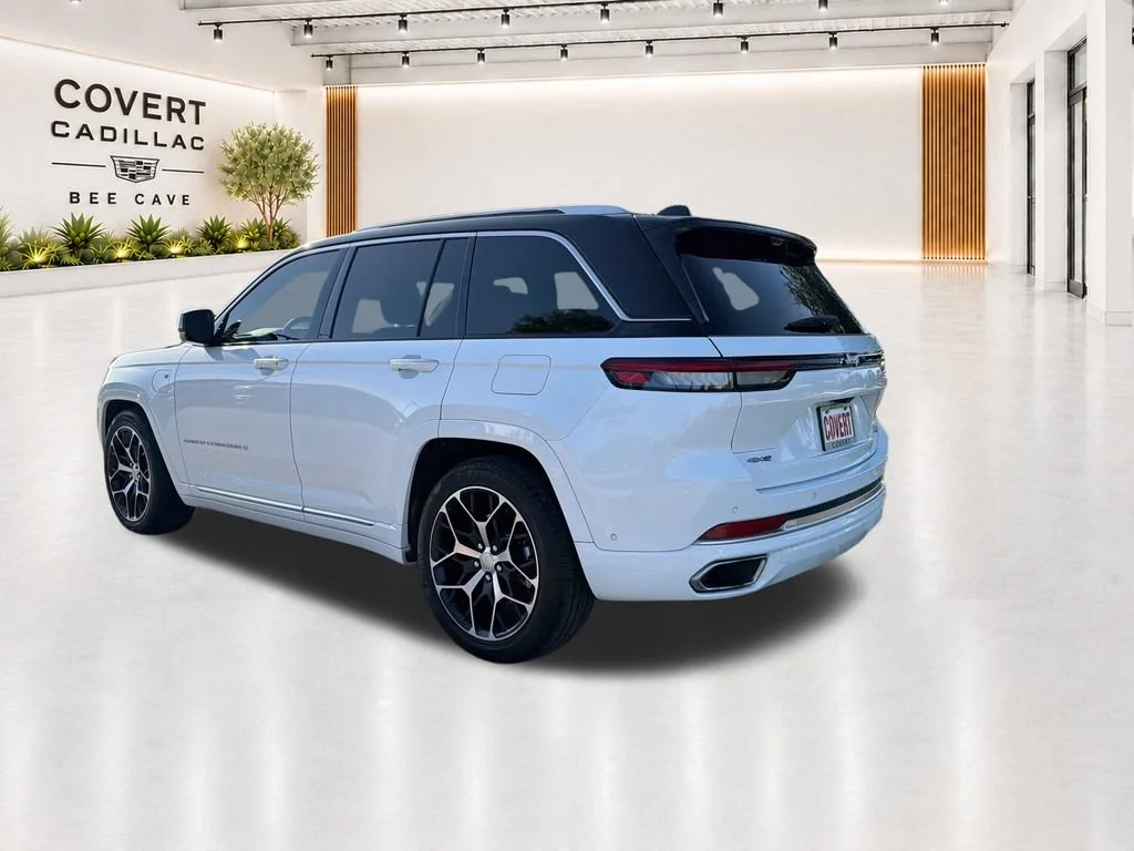 Used 2023 Bright White Clea Jeep Summit Reserve image 8