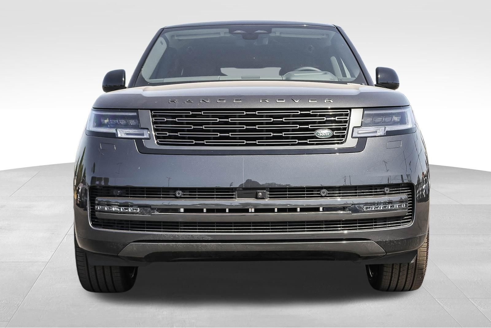 New 2026 Carpathian Grey Land Rover SE image 2