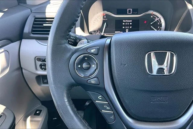 Used 2020 Lunar Silver Metallic Honda RTL image 10