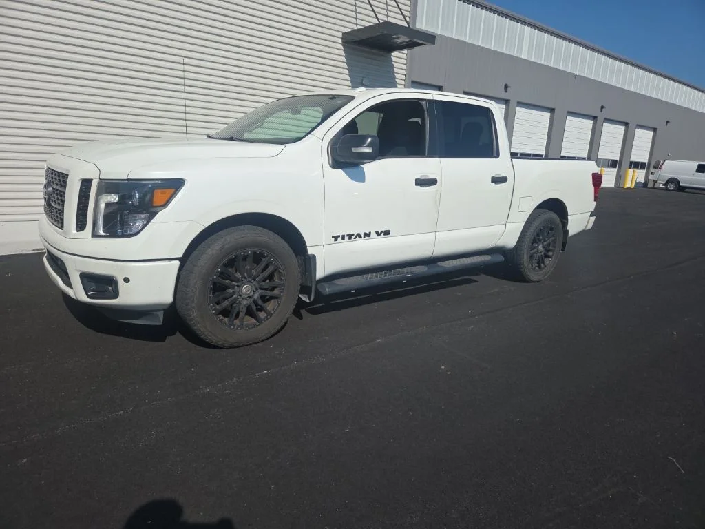 Used 2018 White Nissan SV image 5