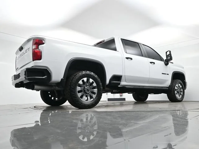 Used 2024 Summit White Chevrolet Custom image 28