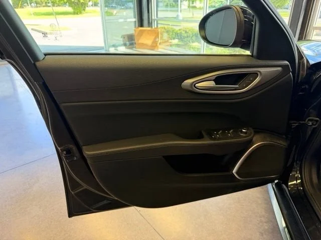 Used 2022 Vulcano Black Metallic Alfa Romeo Veloce image 13