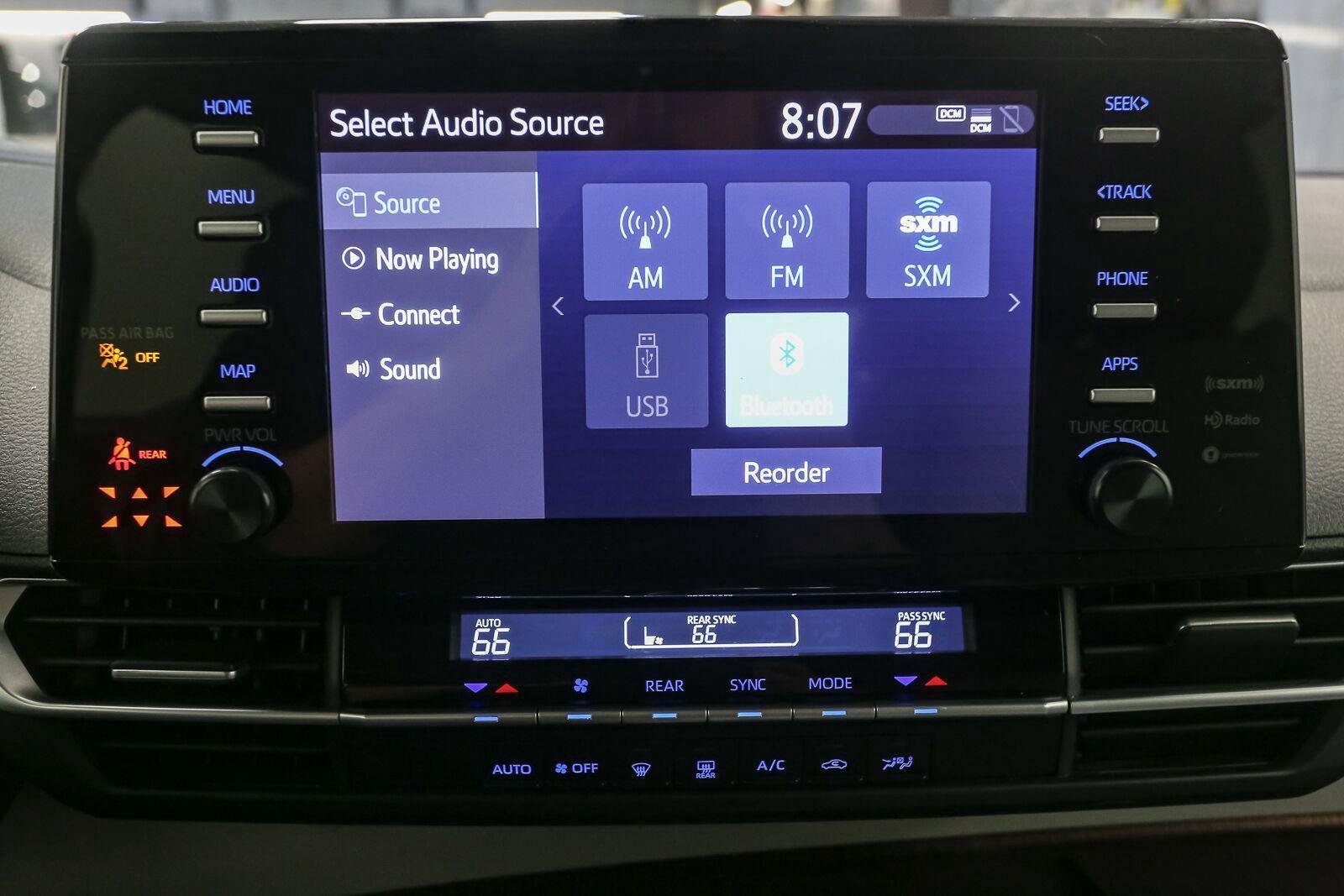 Used 2022 Midnight Black Metallic Toyota LE 8-Passenger image 23