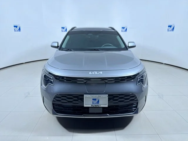 Used 2024 STEEL_GRAY Kia Wind image 16