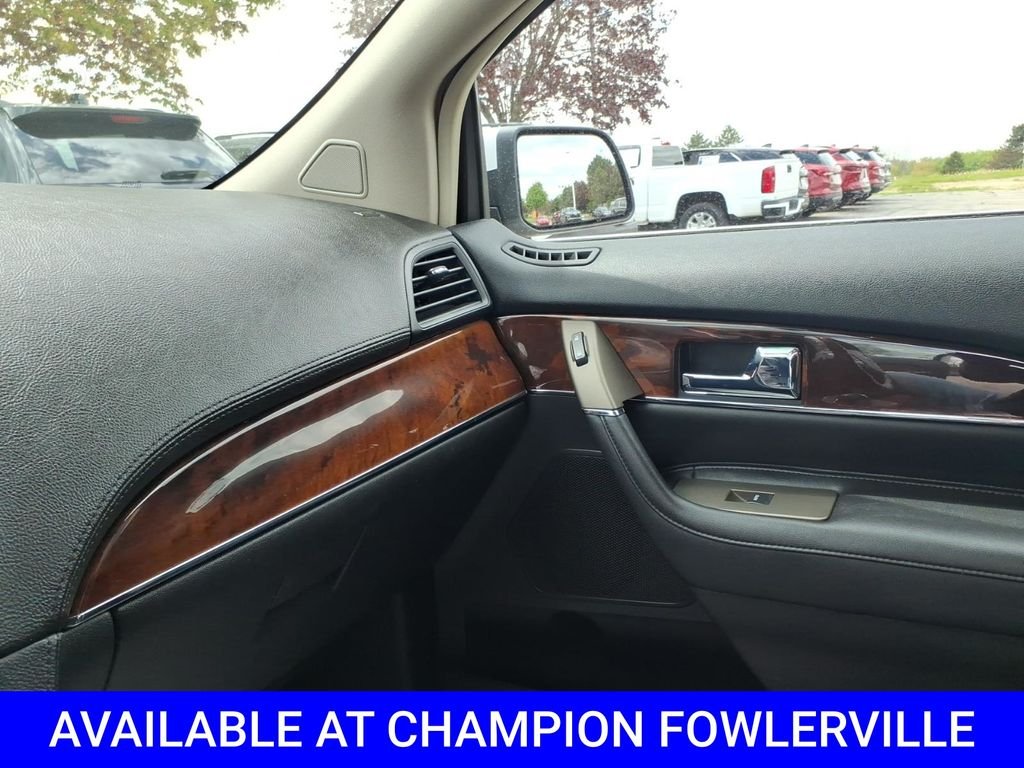 Used 2015 White Lincoln Base image 20