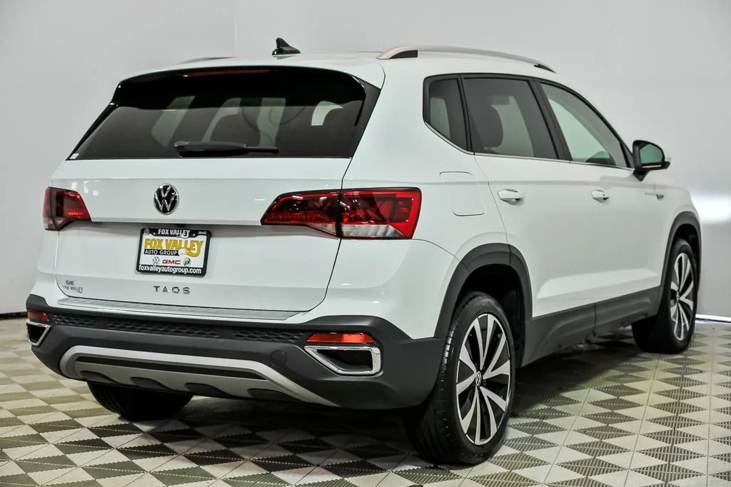 Certified Used 2023 White Volkswagen 1.5T SE image 8