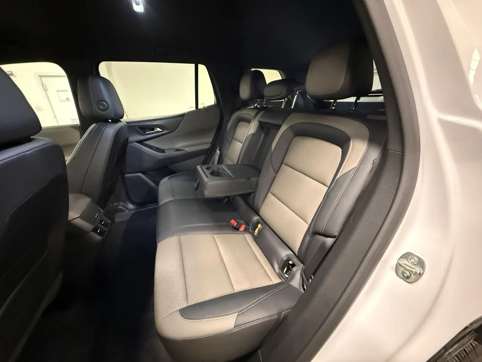 Used 2025 White Chevrolet LT image 24