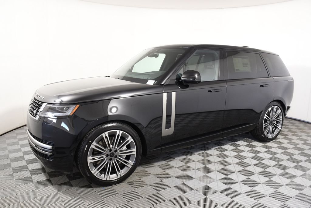 New 2026 Santorini Blk Land Rover SE image 2