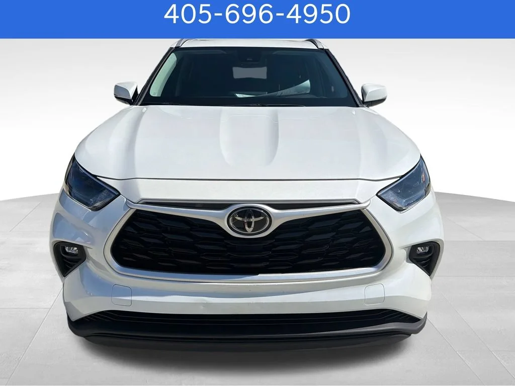 Pre-Owned 2022 Toyota Highlander XLE