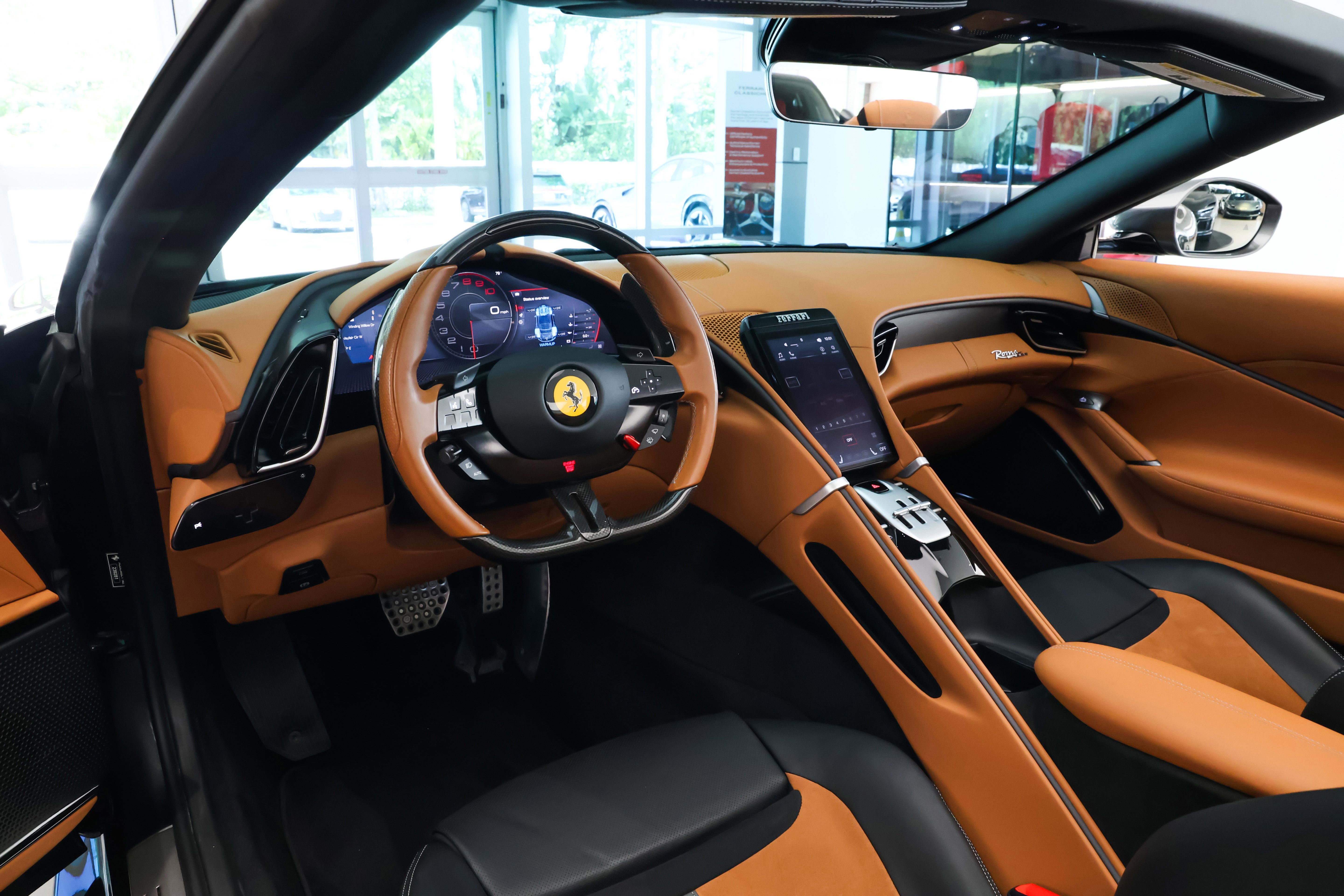 Used 2025 Grigio Silverstone Ferrari  image 9