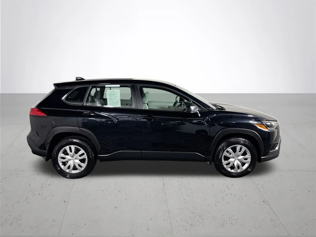 Used 2025 Black Toyota L image 5