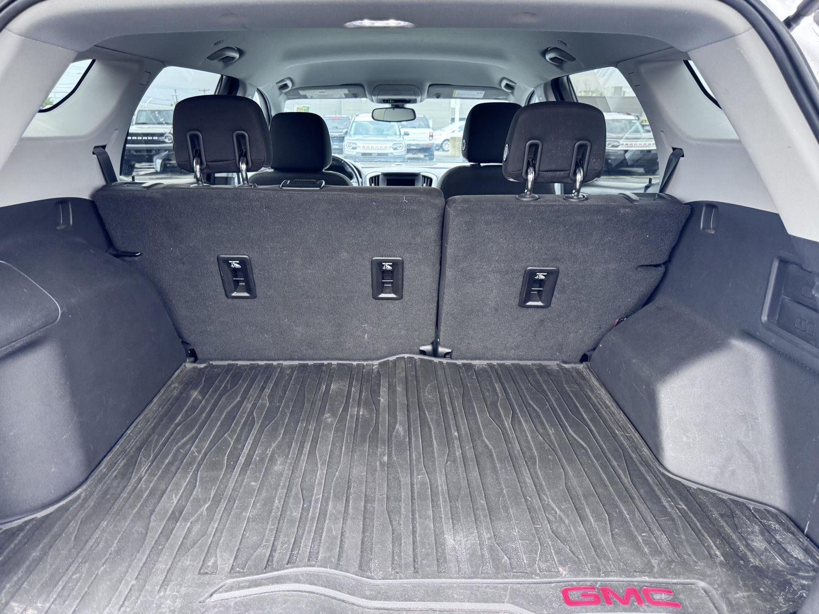 Used 2019 Summit White GMC SLE image 7