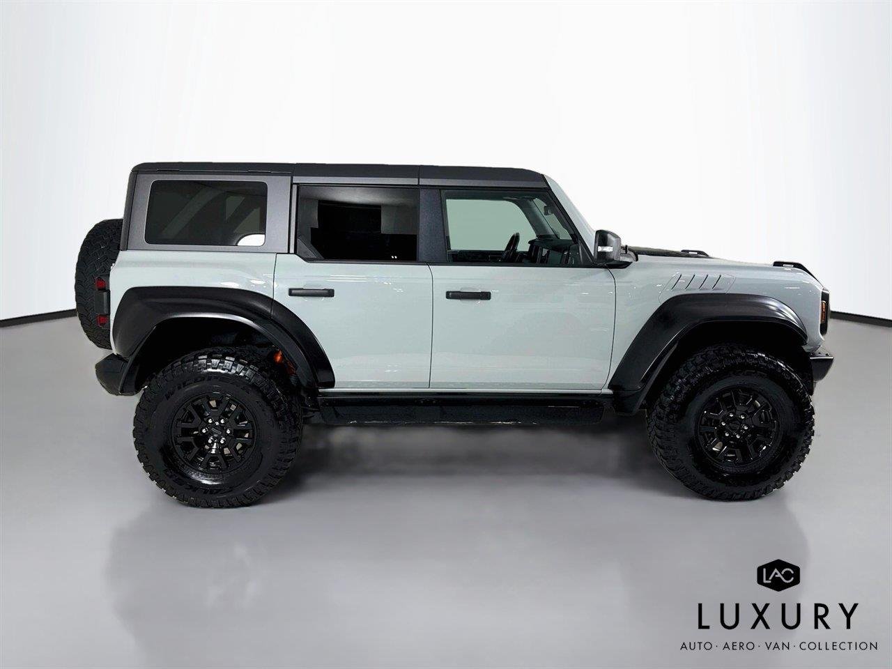 Used 2023 Cactus Gray Ford Raptor image 5