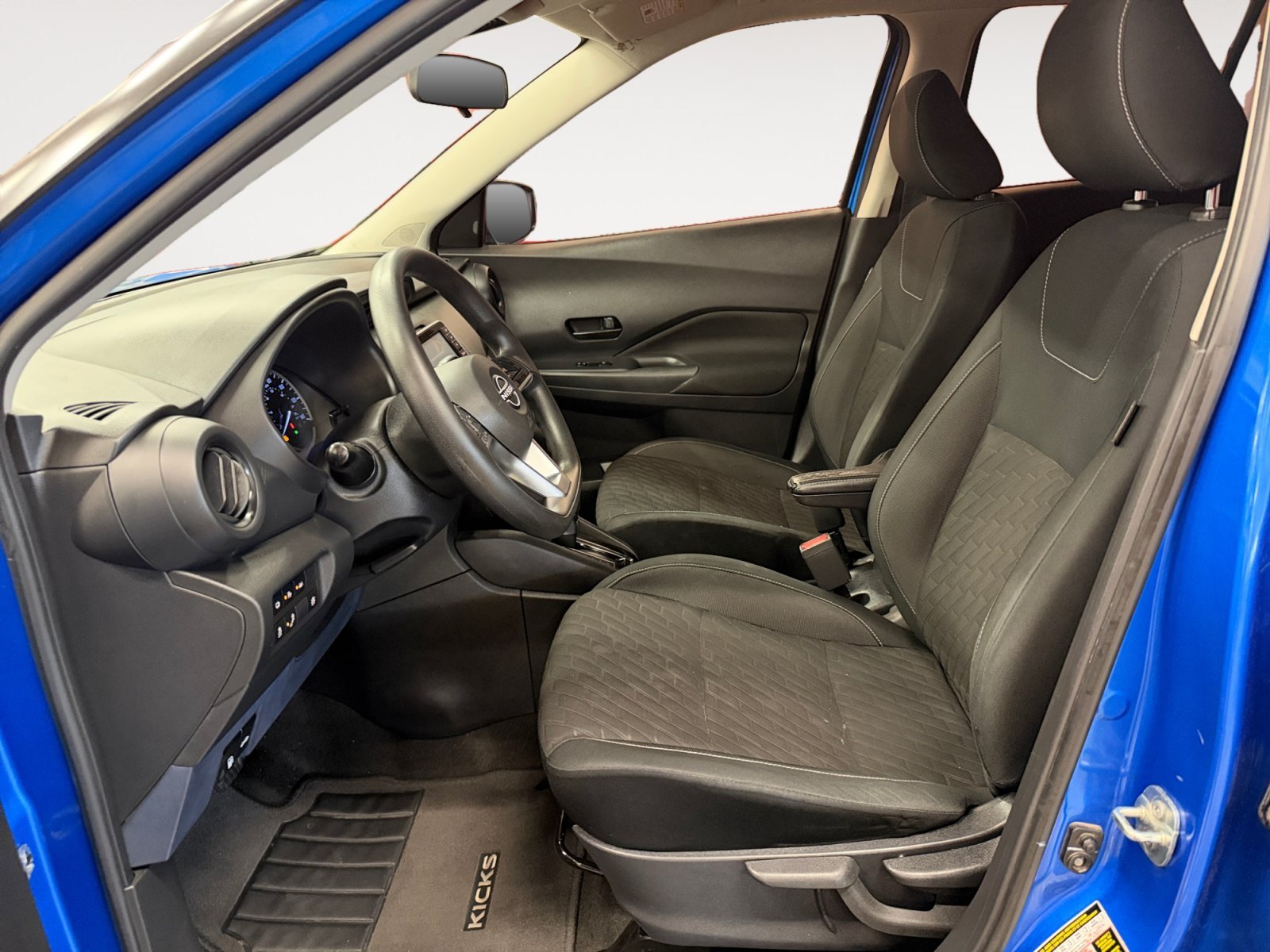 Used 2022 Electric Blue Metallic Nissan S image 22