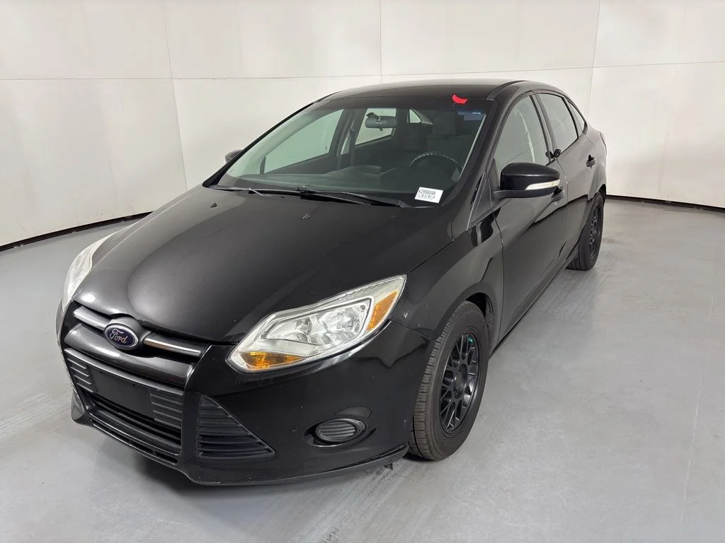 Used 2014 Black Ford SE image 4