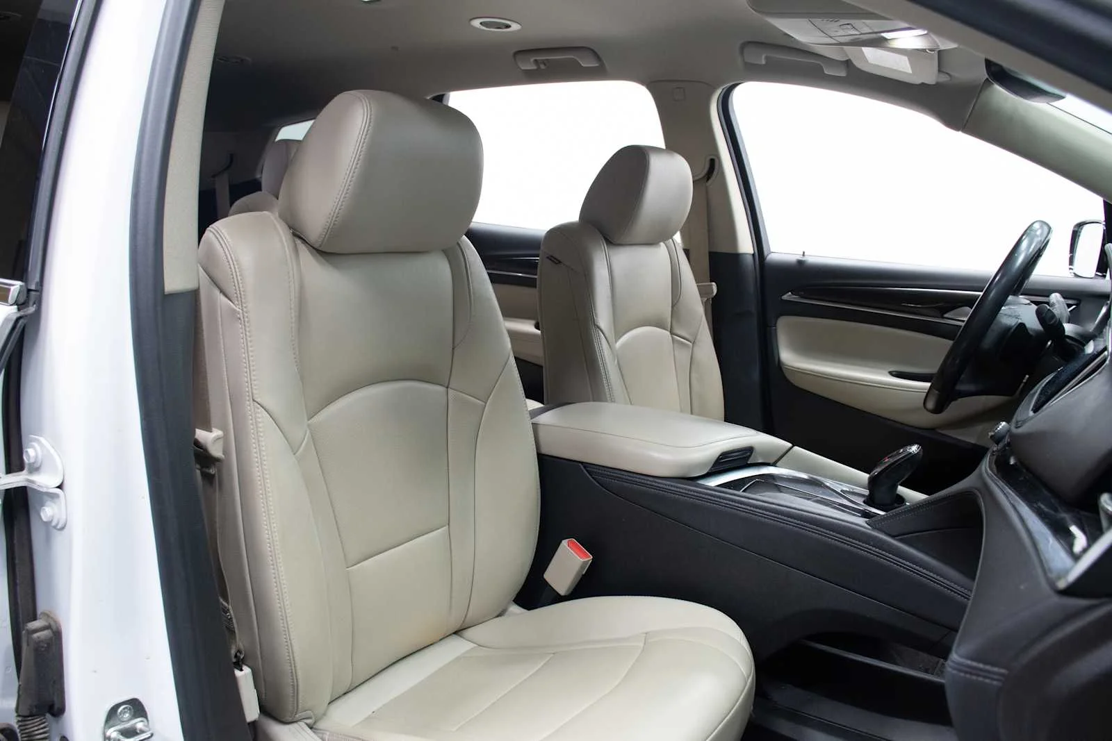 Used 2021 Summit White Buick Essence image 19