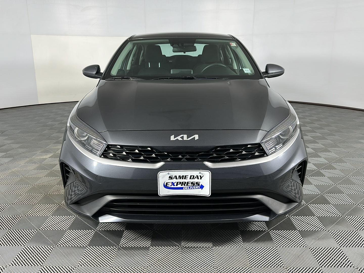 Used 2023 Gravity Gray Kia LXS image 15