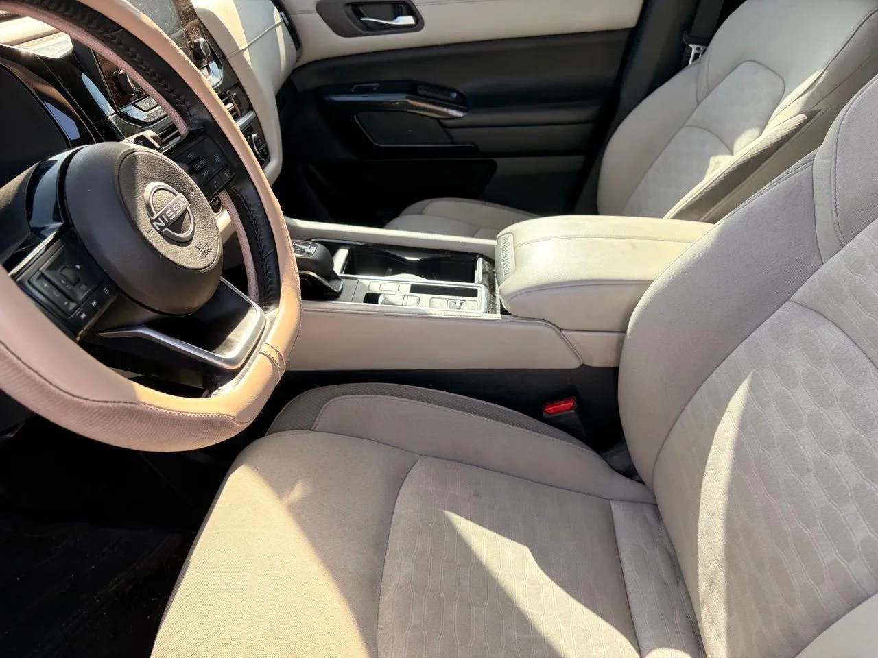 Used 2022 Gun Metallic Nissan SV image 7