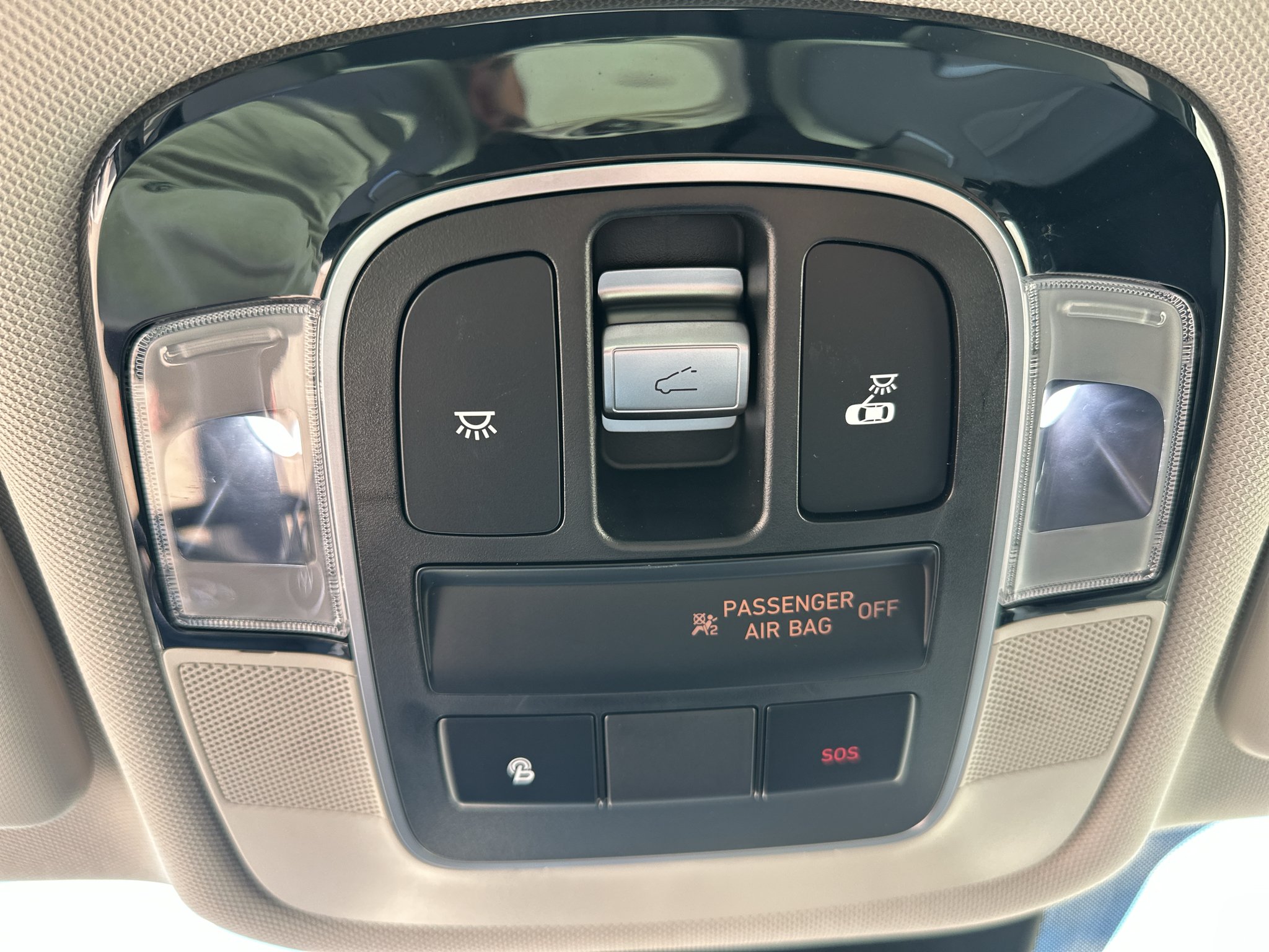 Used 2022 Shimmering Silver Hyundai Limited image 29