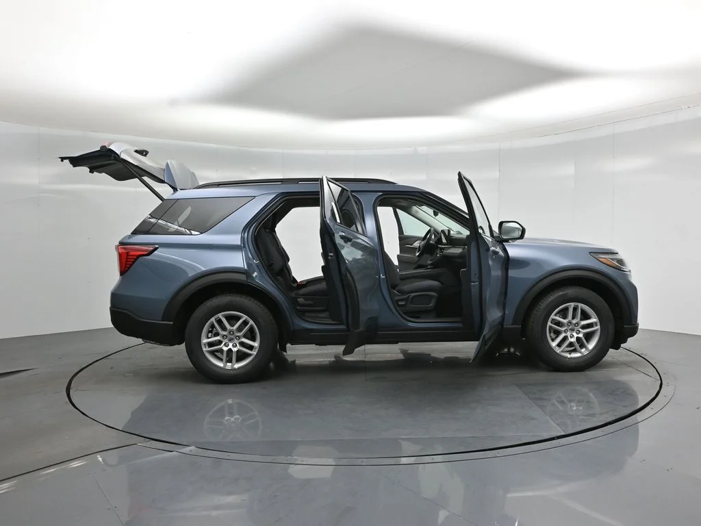 New 2026 Vapor Blue Metallic Ford Active image 4