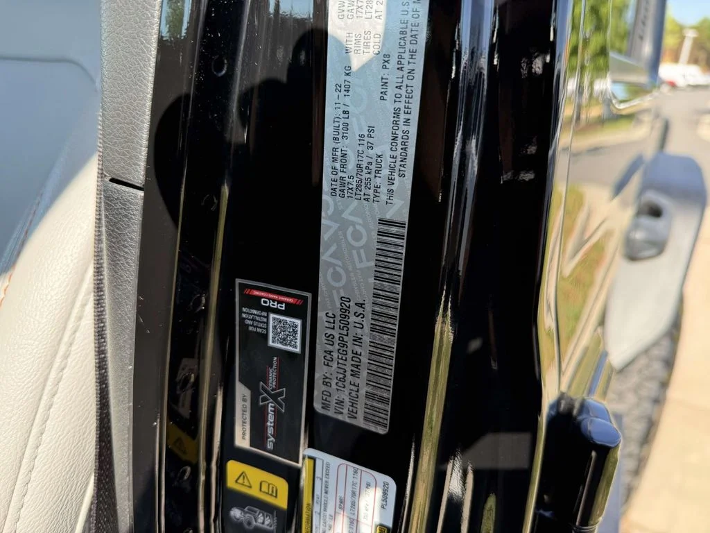 Used 2023 Black Jeep Mojave image 37
