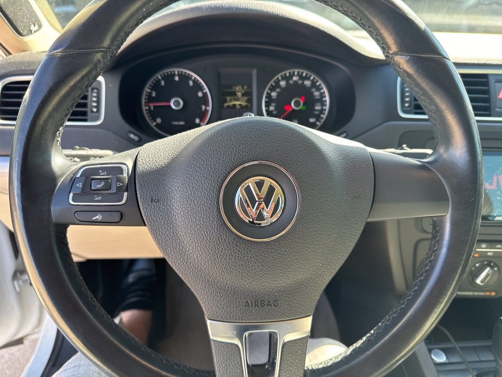 Used 2014 White Volkswagen 1.8T SEL image 8