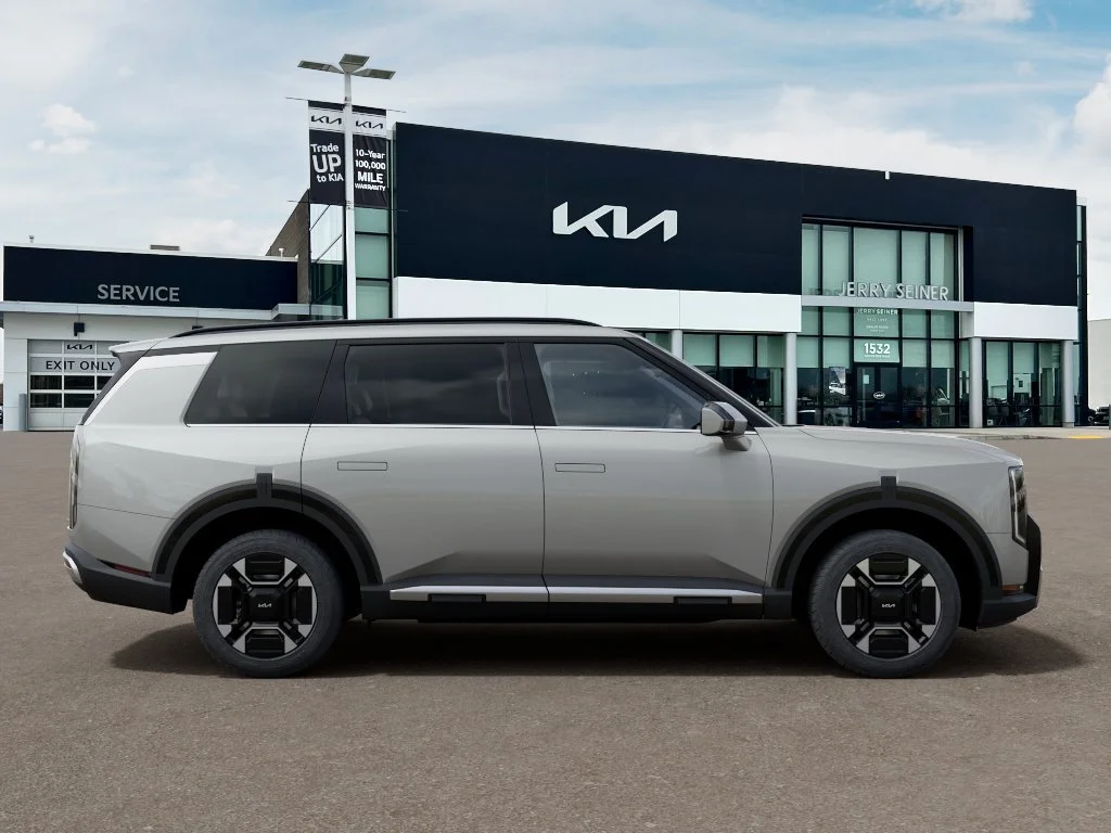 New 2027 Ivory Kia EX image 7