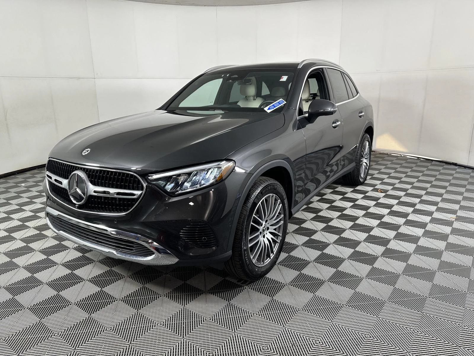 Used 2026  Mercedes-Benz GLC 300 image 23